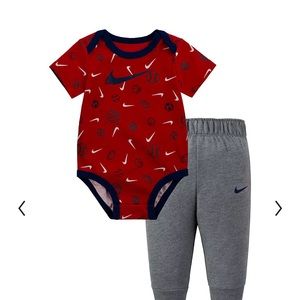 Baby Boy Nike Sportball Bodysuit & Pants Set 9 months excellent Condition!